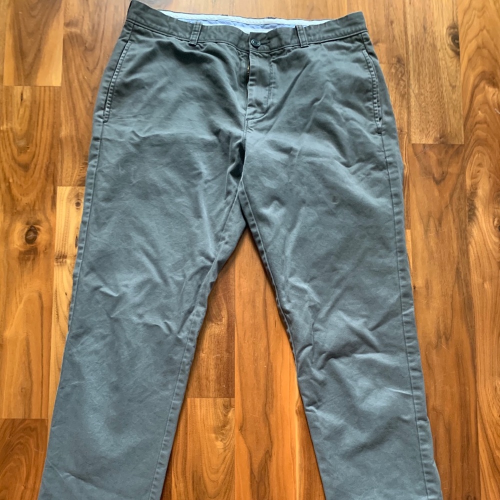 J.Crew men pants 33x34 dark grey- excellent condi